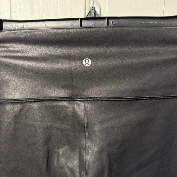 Lululemon Athletica Black Metallic Wunder Under High Rise cropped tights size 20 - Picture 4 of 10